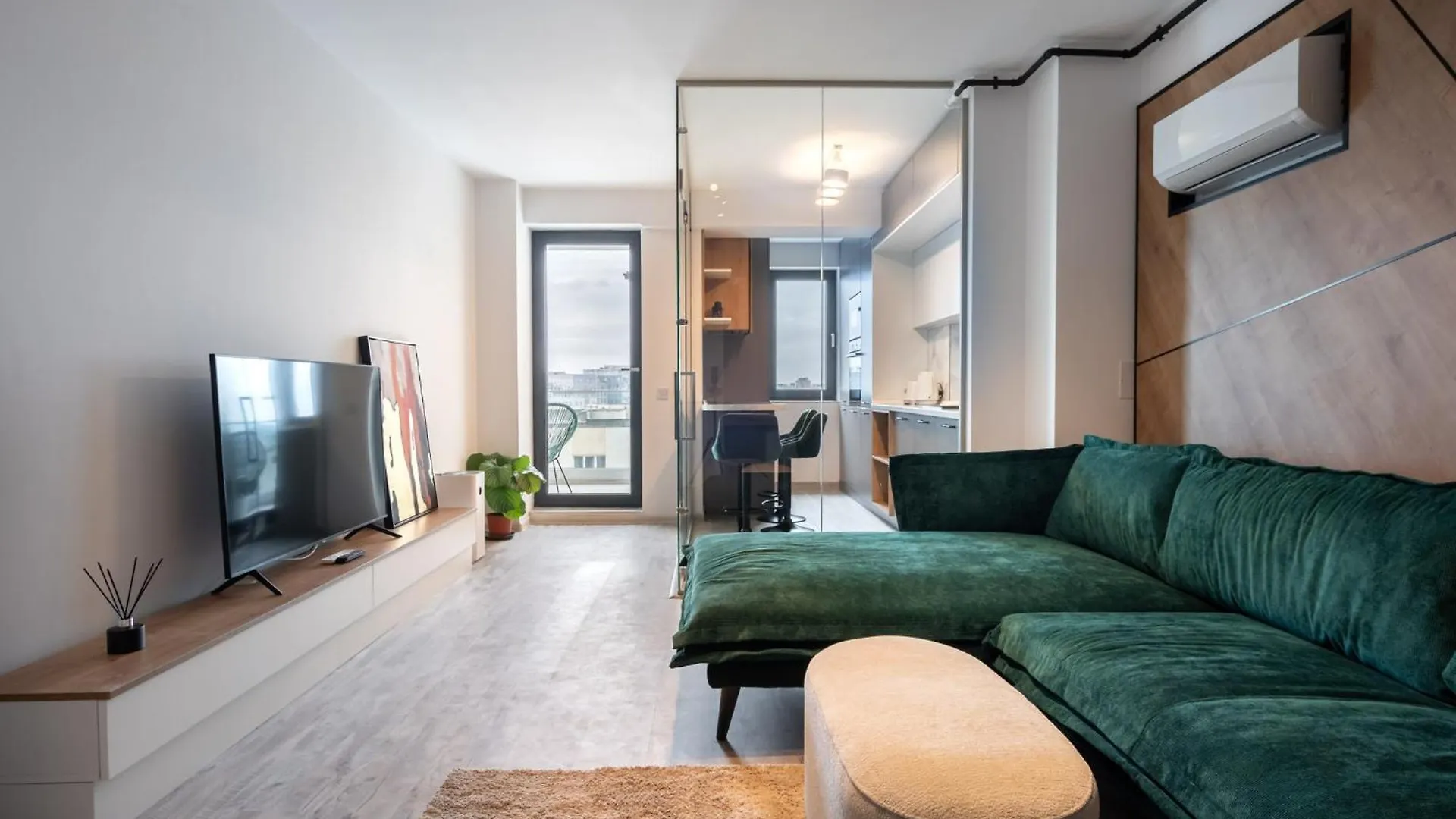 Classy Sassy - Elegant Escape In Timpuri Noi Bucarest 0*,