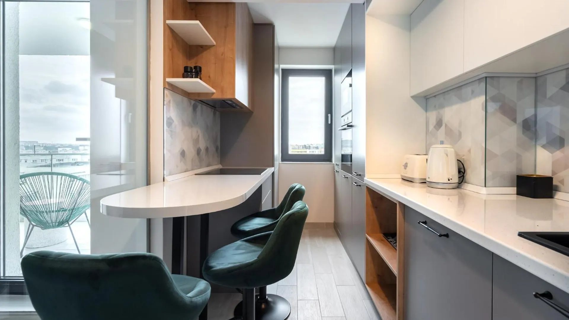 Classy Sassy - Elegant Escape In Timpuri Noi Bucarest Appartement