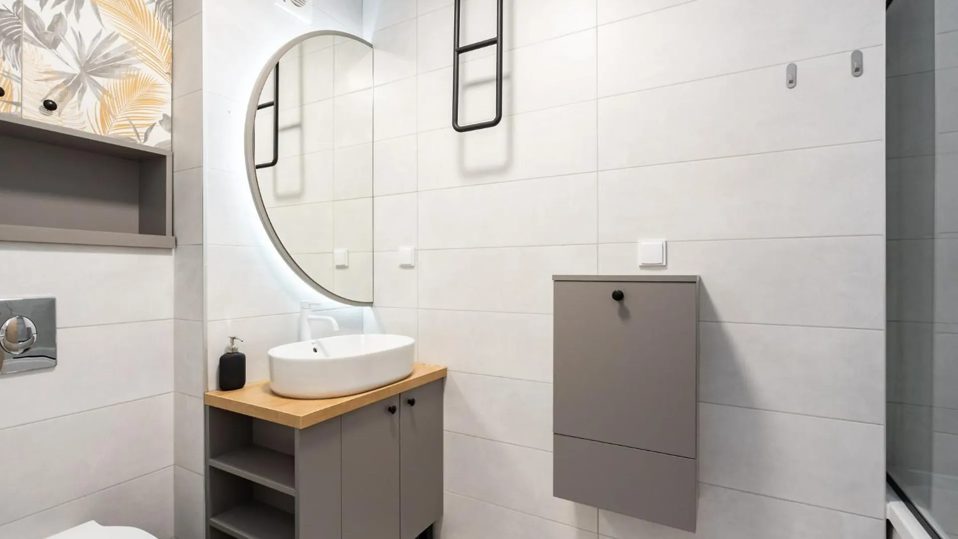 Apartment Classy Sassy - Elegant Escape In Timpuri Noi Bucharest