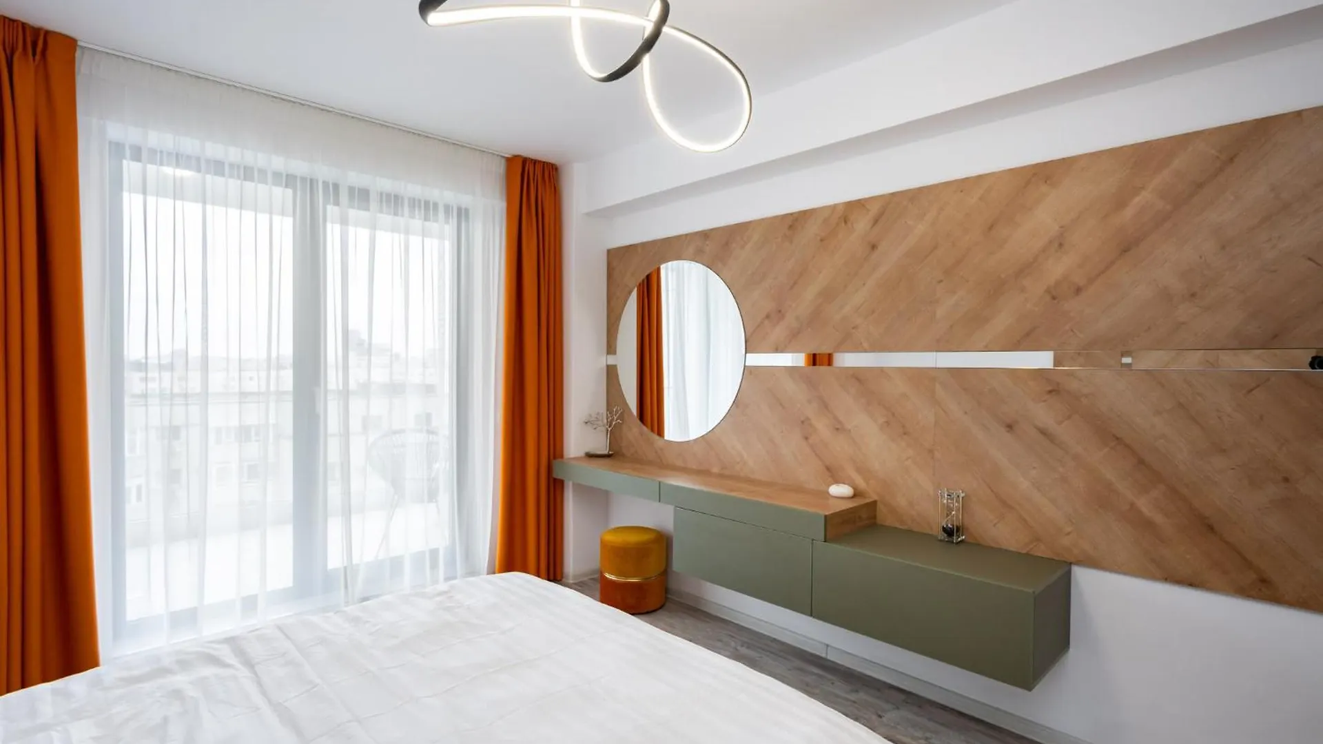 Apartment Classy Sassy - Elegant Escape In Timpuri Noi Bucharest