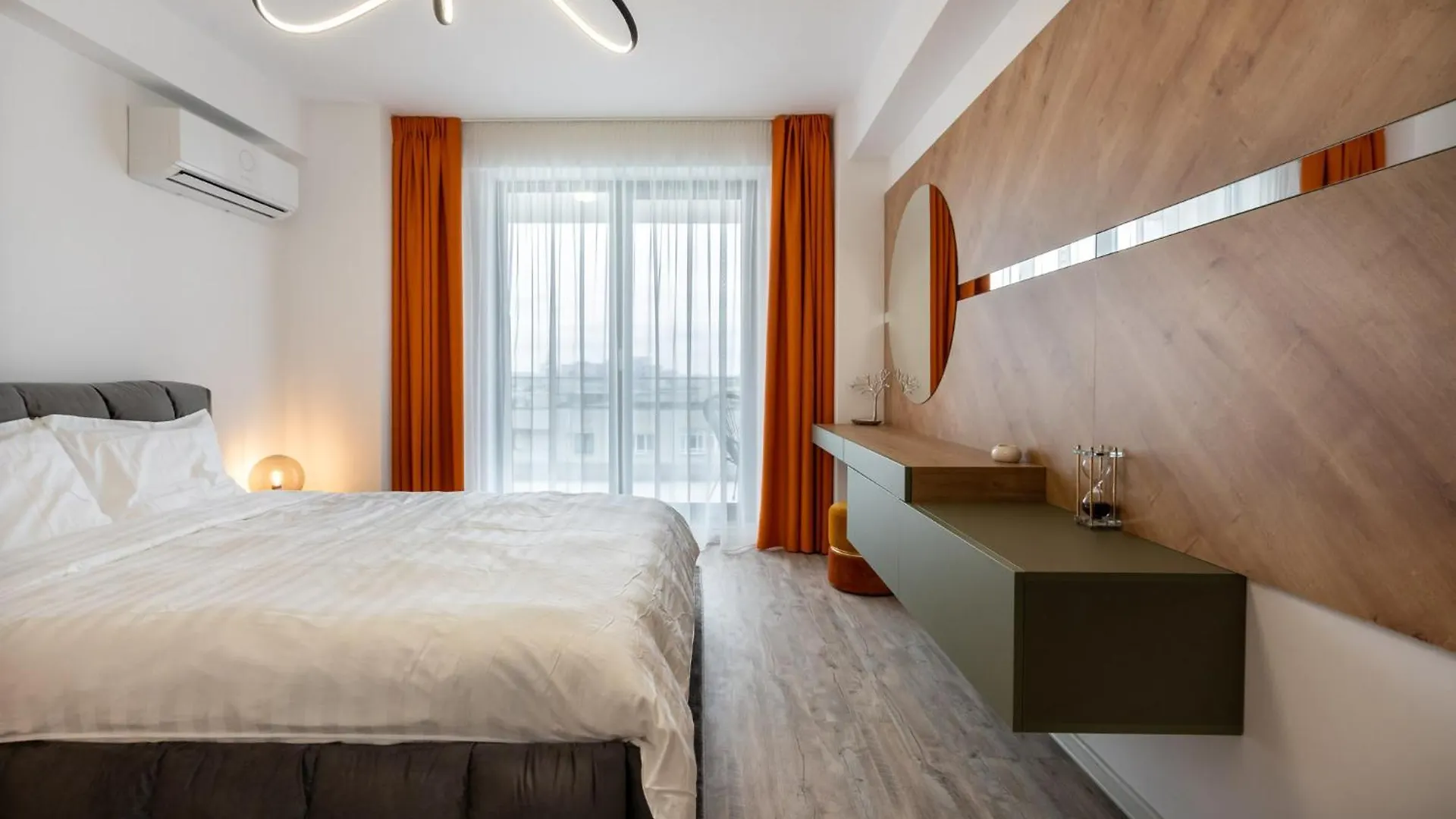 Apartment Classy Sassy - Elegant Escape In Timpuri Noi Bucharest