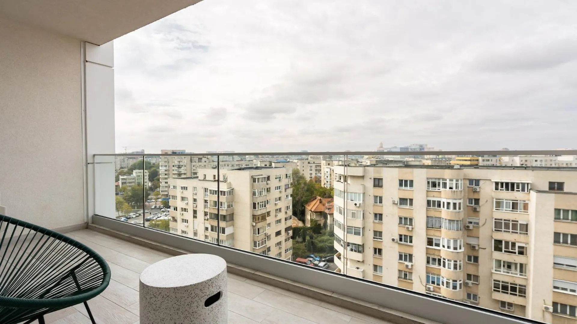 Apartment Classy Sassy - Elegant Escape In Timpuri Noi Bucharest